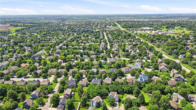 16660 W 155 Terrace, Olathe, KS 66062