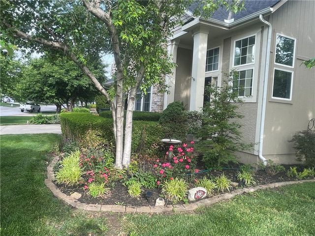 16660 W 155 Terrace, Olathe, KS 66062
