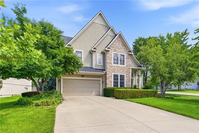 16660 W 155 Terrace, Olathe, KS 66062