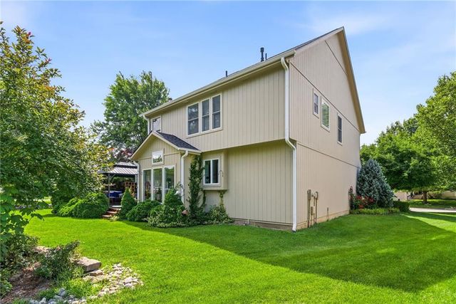 16660 W 155 Terrace, Olathe, KS 66062