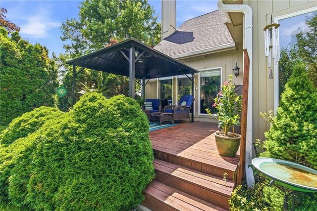 16660 W 155 Terrace, Olathe, KS 66062