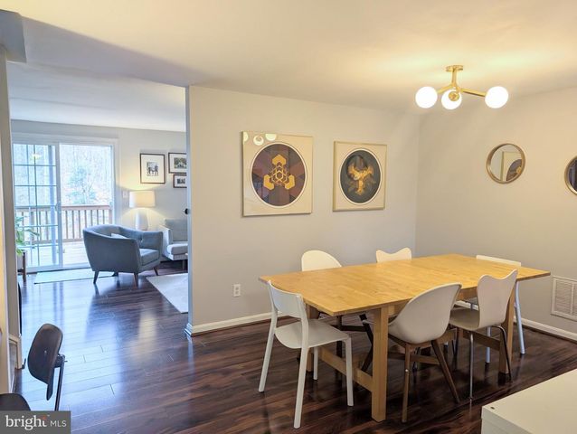 8939 PARK FOREST DR, Springfield, VA 22152