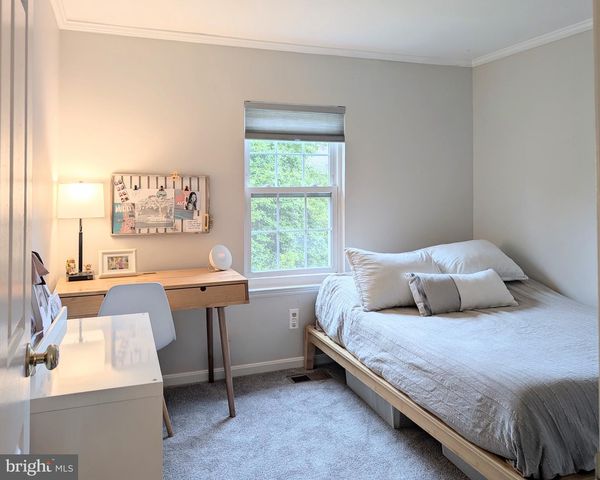 8939 PARK FOREST DR, Springfield, VA 22152