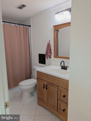 8939 PARK FOREST DR, Springfield, VA 22152