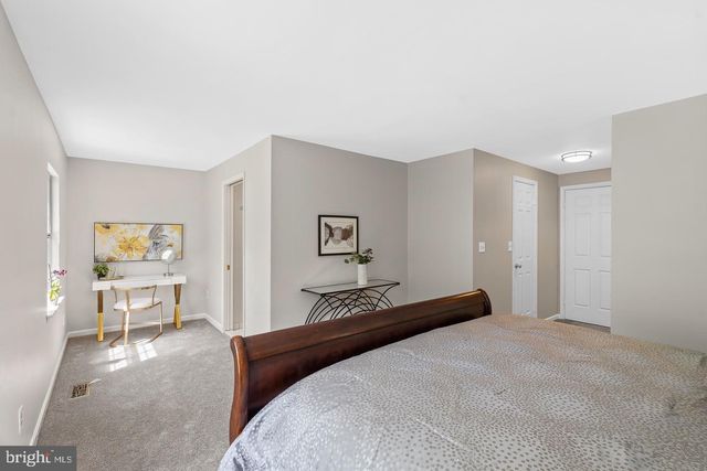 8939 PARK FOREST DR, Springfield, VA 22152