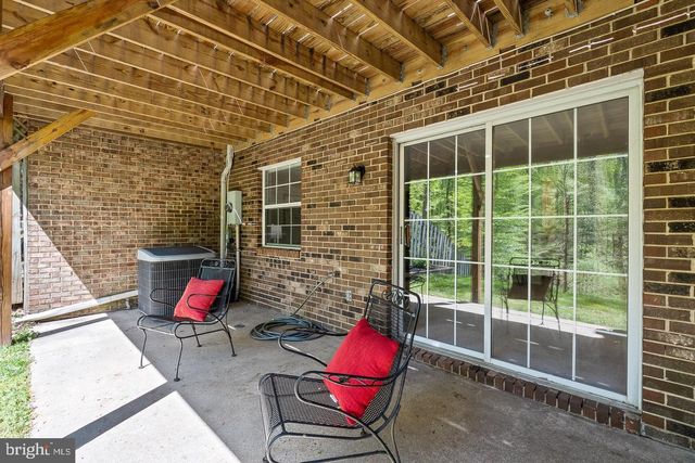 8939 PARK FOREST DR, Springfield, VA 22152