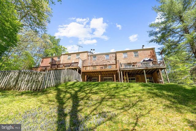 8939 PARK FOREST DR, Springfield, VA 22152