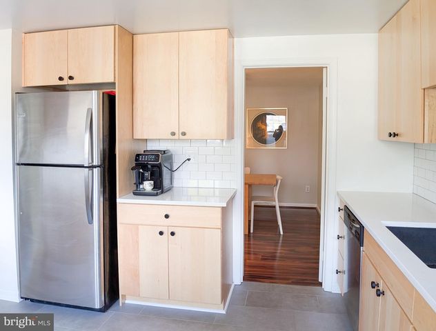 8939 PARK FOREST DR, Springfield, VA 22152