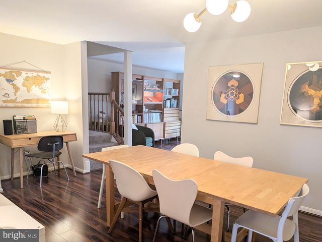 8939 PARK FOREST DR, Springfield, VA 22152