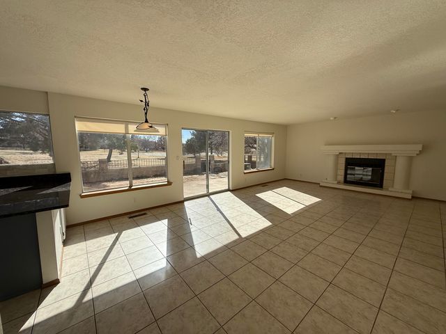 8212 Eagle Rock Avenue NE, Albuquerque, NM 87122