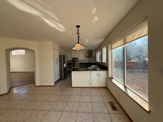 8212 Eagle Rock Avenue NE, Albuquerque, NM 87122