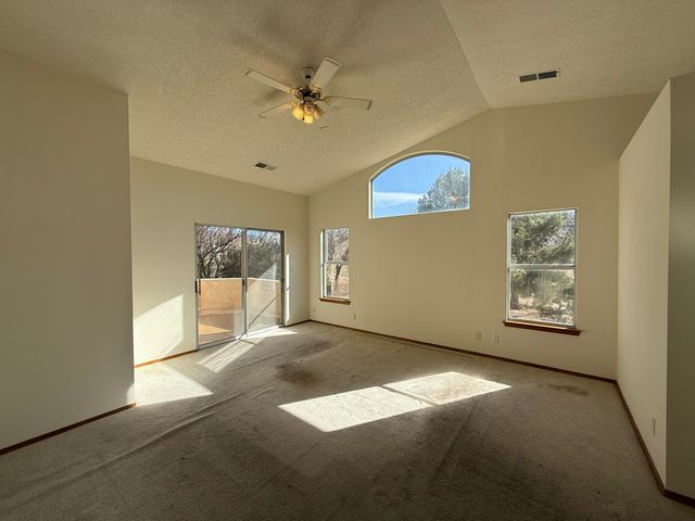 8212 Eagle Rock Avenue NE, Albuquerque, NM 87122