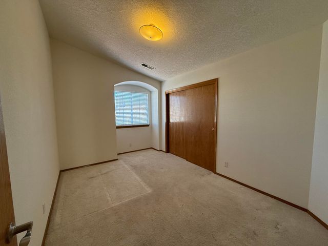 8212 Eagle Rock Avenue NE, Albuquerque, NM 87122