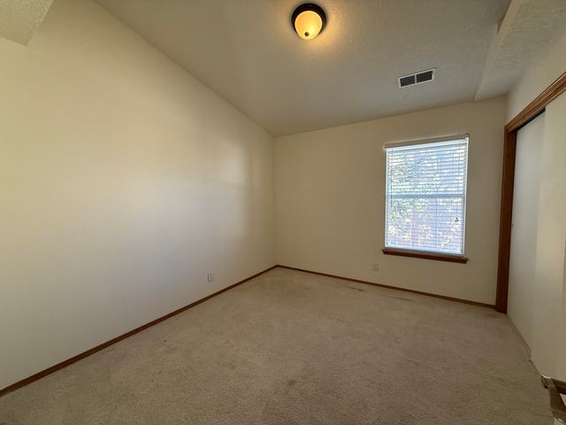 8212 Eagle Rock Avenue NE, Albuquerque, NM 87122