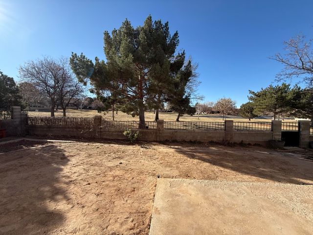 8212 Eagle Rock Avenue NE, Albuquerque, NM 87122