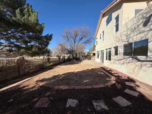 8212 Eagle Rock Avenue NE, Albuquerque, NM 87122