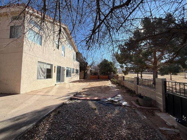 8212 Eagle Rock Avenue NE, Albuquerque, NM 87122