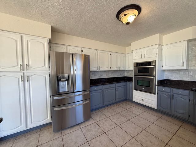 8212 Eagle Rock Avenue NE, Albuquerque, NM 87122