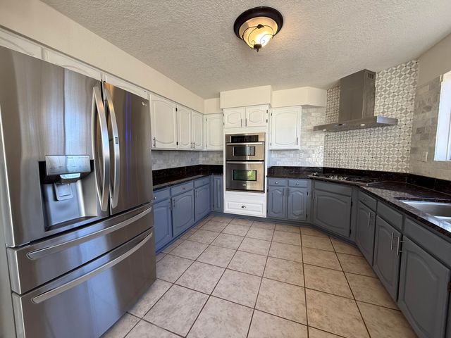 8212 Eagle Rock Avenue NE, Albuquerque, NM 87122