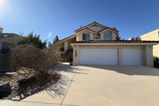 8212 Eagle Rock Avenue NE, Albuquerque, NM 87122