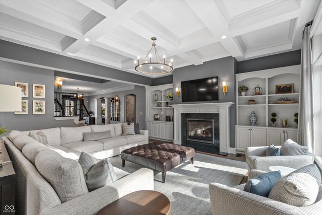 6900 Oldfields Lane, Zionsville, IN 46077