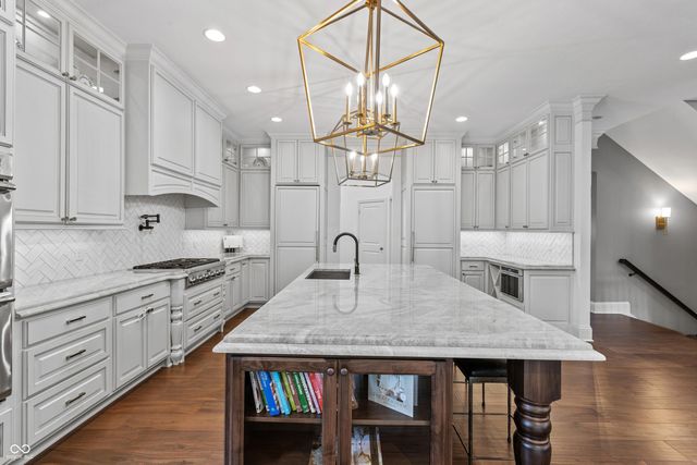 6900 Oldfields Lane, Zionsville, IN 46077