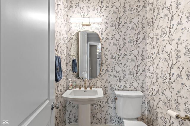 6900 Oldfields Lane, Zionsville, IN 46077