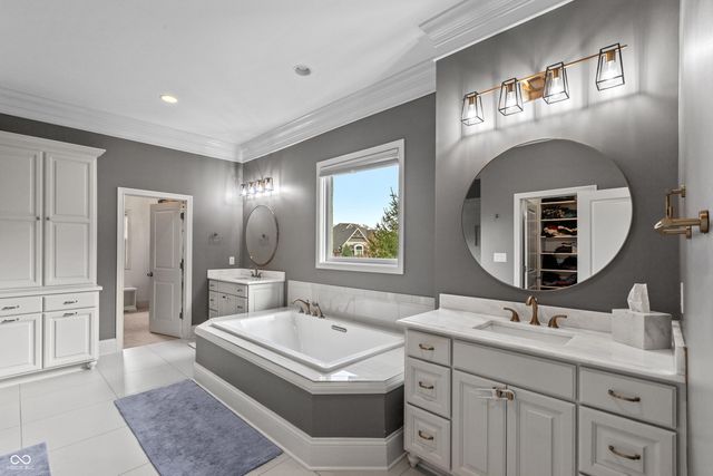 6900 Oldfields Lane, Zionsville, IN 46077