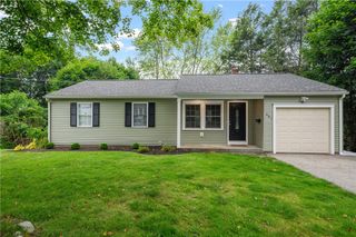 607 Knollwood Drive, Woonsocket, RI 02895