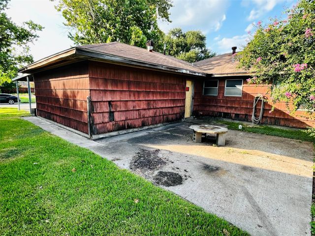 12426 Ledger Lane, Houston, TX 77015
