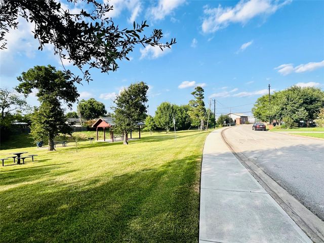 12426 Ledger Lane, Houston, TX 77015