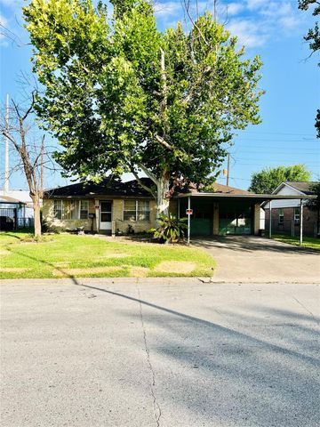 12426 Ledger Lane, Houston, TX 77015