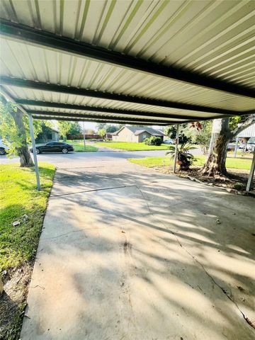 12426 Ledger Lane, Houston, TX 77015