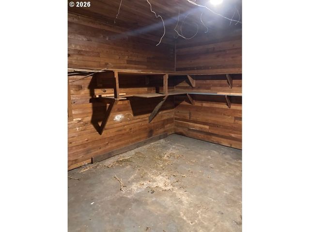 32720 Se HURLBURT Rd, Corbett, OR 97019