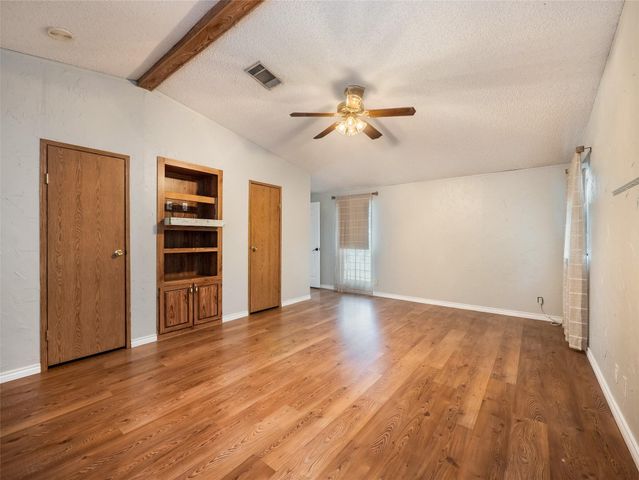 635 Ramms DR, Florence, TX 76527