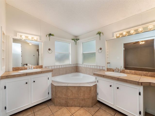 635 Ramms DR, Florence, TX 76527