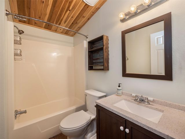 635 Ramms DR, Florence, TX 76527