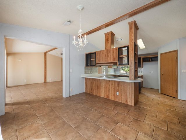 635 Ramms DR, Florence, TX 76527