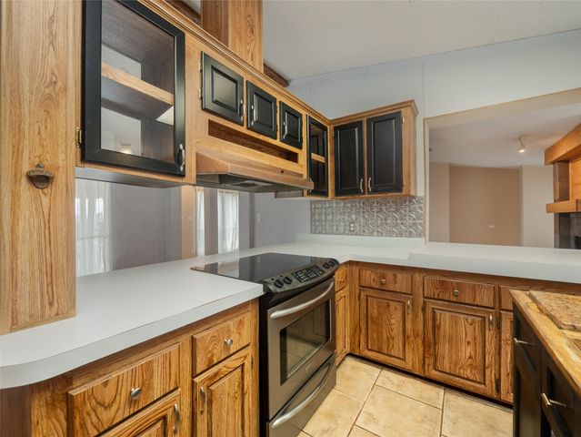 635 Ramms DR, Florence, TX 76527