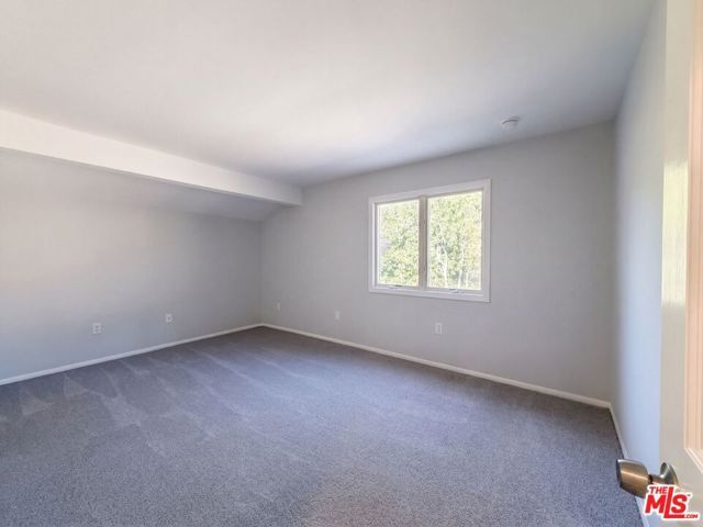 11569 Viking Avenue, Los Angeles, CA 91326