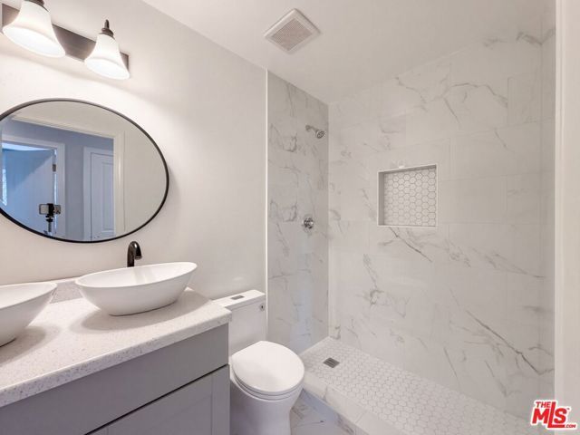 11569 Viking Avenue, Los Angeles, CA 91326