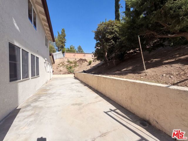 11569 Viking Avenue, Los Angeles, CA 91326