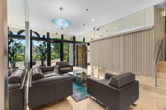 1361 S Ocean Boulevard 303, Pompano Beach, FL 33062