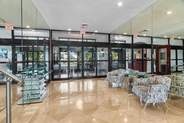 1361 S Ocean Boulevard 303, Pompano Beach, FL 33062