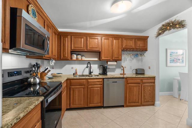 1361 S Ocean Boulevard 303, Pompano Beach, FL 33062