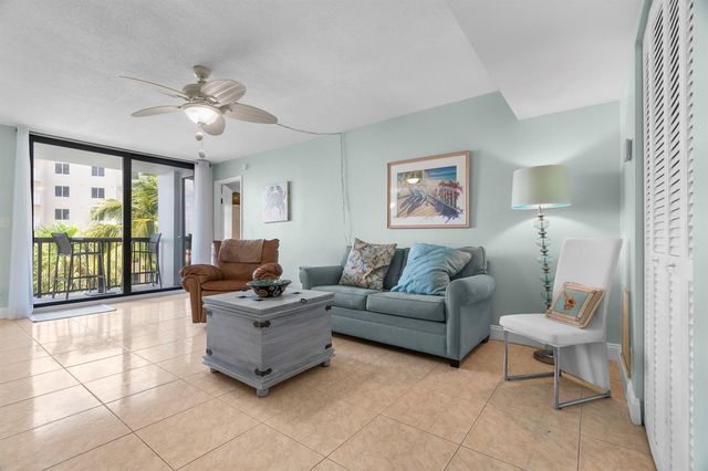 1361 S Ocean Boulevard 303, Pompano Beach, FL 33062