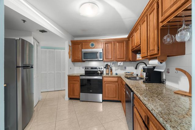 1361 S Ocean Boulevard 303, Pompano Beach, FL 33062