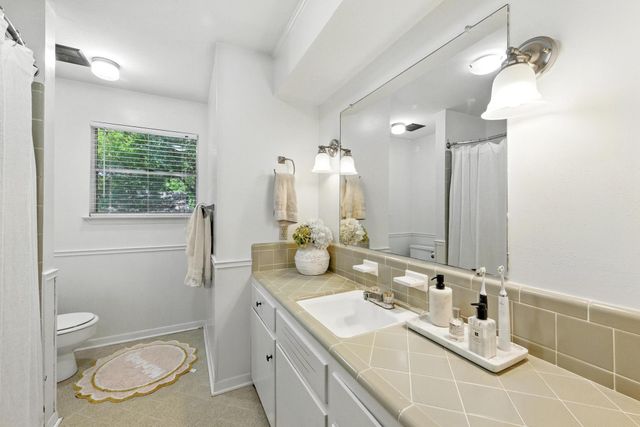 2500 Deerfoot TRL, Austin, TX 78704