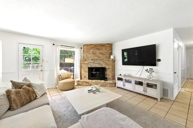 2500 Deerfoot TRL, Austin, TX 78704