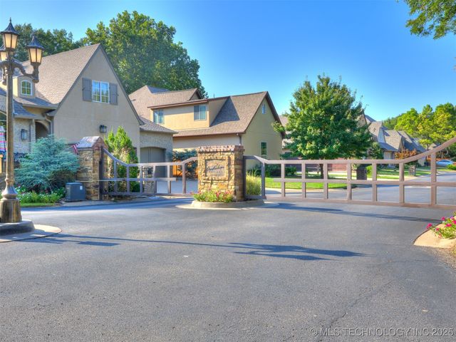 9728 S 75th East Avenue, Tulsa, OK 74133